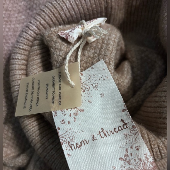 NWT Hem & Thread Fringe V-Paneled Turtleneck Sweater - Taupe Large - Picture 5 of 8